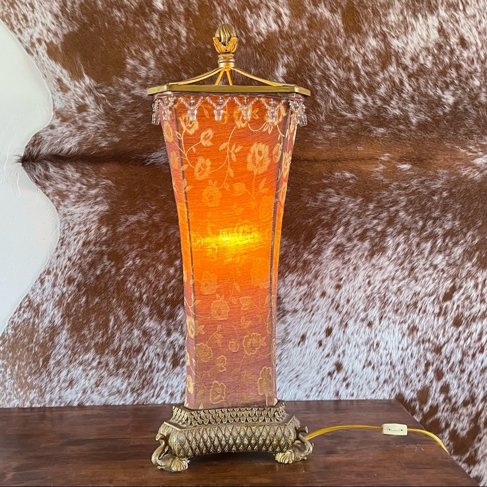 Victorian style lamp